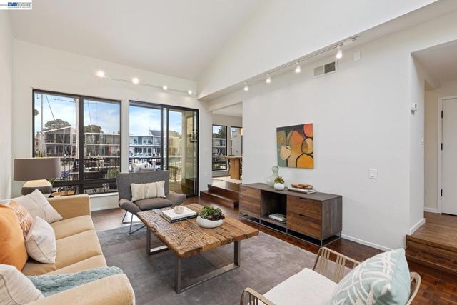 312 Tideway Dr, Alameda, CA 94501