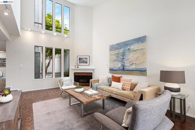 312 Tideway Dr, Alameda, CA 94501