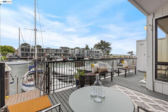 312 Tideway Dr, Alameda, CA 94501