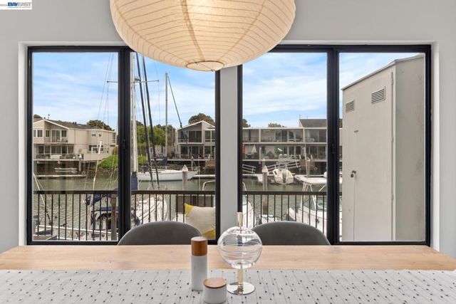 312 Tideway Dr, Alameda, CA 94501