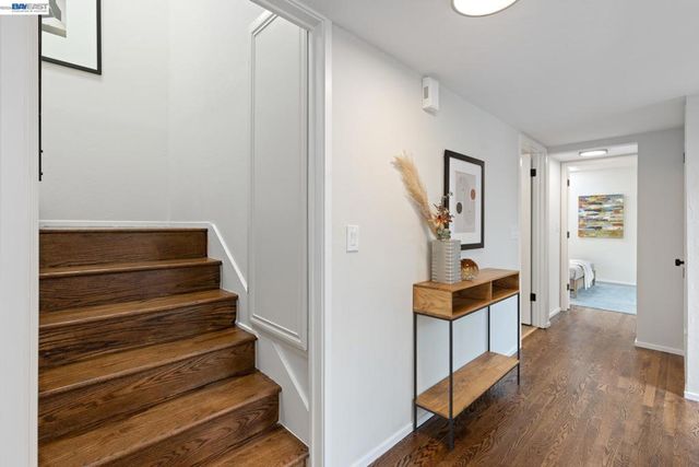 312 Tideway Dr, Alameda, CA 94501