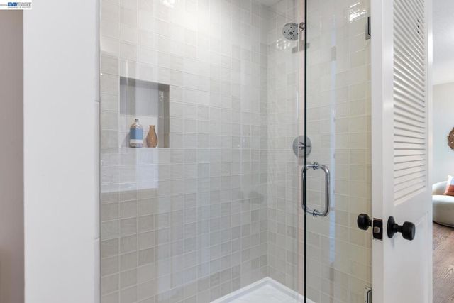 312 Tideway Dr, Alameda, CA 94501