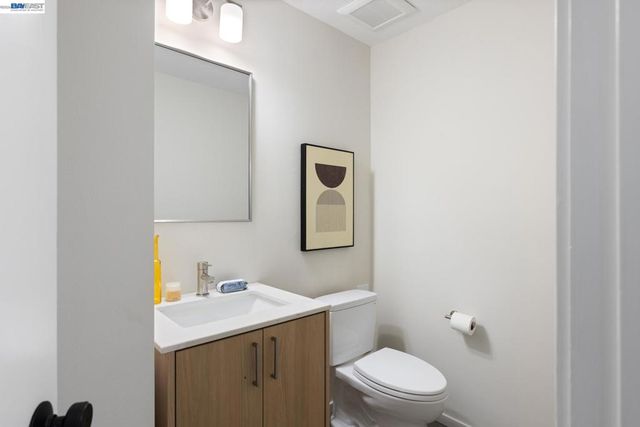 312 Tideway Dr, Alameda, CA 94501