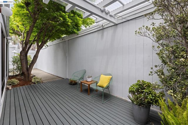 312 Tideway Dr, Alameda, CA 94501