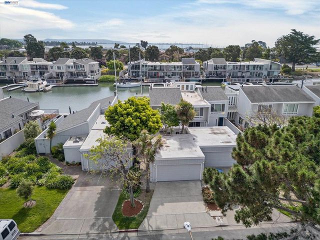 312 Tideway Dr, Alameda, CA 94501