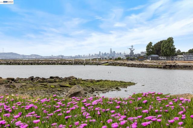 312 Tideway Dr, Alameda, CA 94501