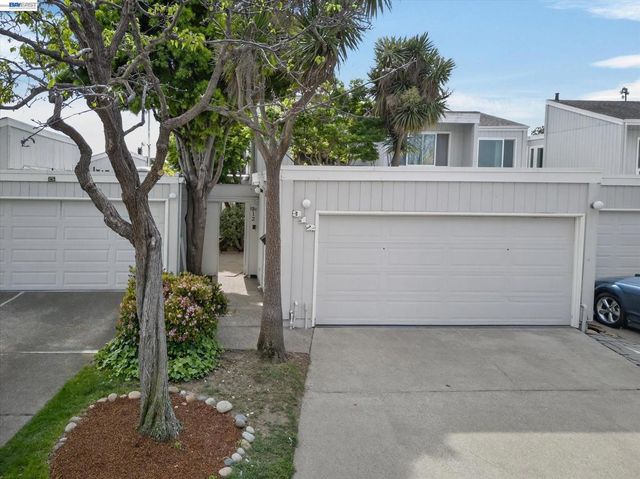 312 Tideway Dr, Alameda, CA 94501