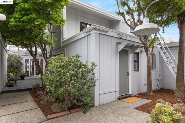 312 Tideway Dr, Alameda, CA 94501