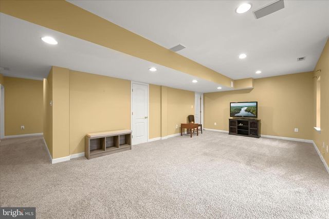 3012 MULLINEAUX LN N, Ellicott City, MD 21042