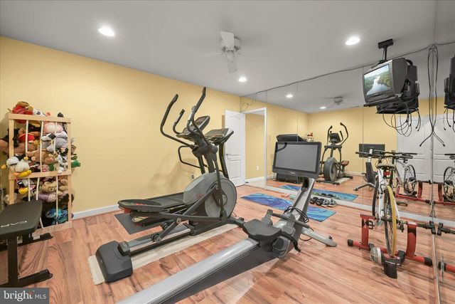 3012 MULLINEAUX LN N, Ellicott City, MD 21042