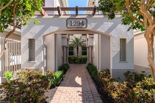 1294 Rialto WAY # 202, Naples, FL 34114