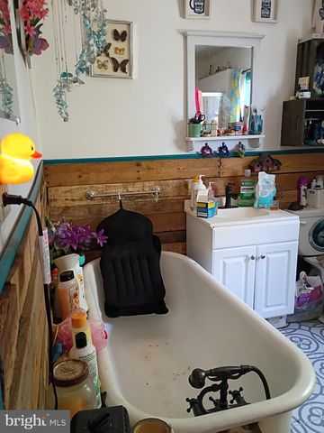 194 WATER ST, Oley, PA 19547