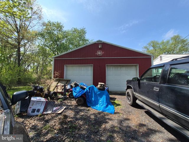 194 WATER ST, Oley, PA 19547