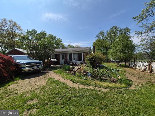 194 WATER ST, Oley, PA 19547