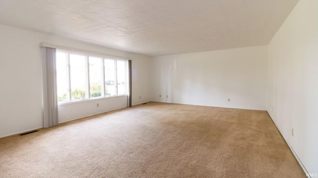 1947 N Tree Street, Parker City, IN 47368