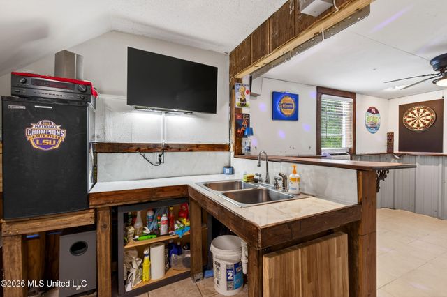 6330 Pontiac Drive, Kiln, MS 39556