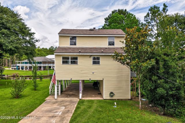 6330 Pontiac Drive, Kiln, MS 39556