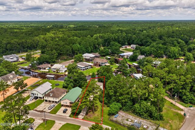 6330 Pontiac Drive, Kiln, MS 39556