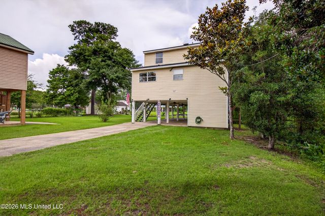 6330 Pontiac Drive, Kiln, MS 39556