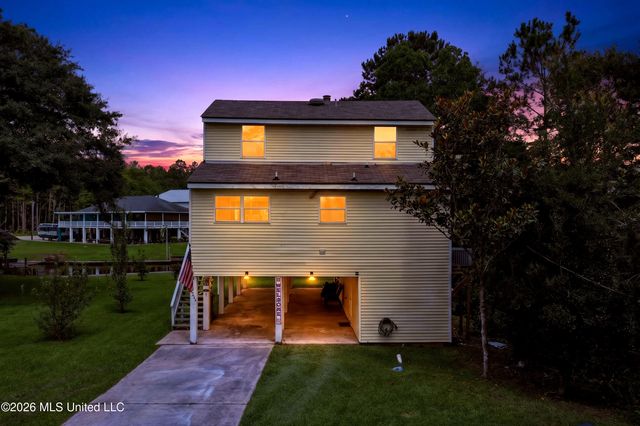 6330 Pontiac Drive, Kiln, MS 39556