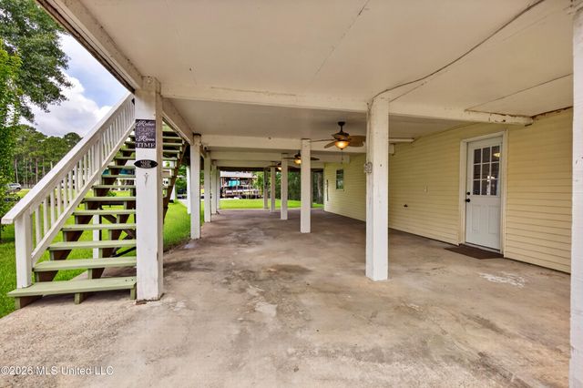 6330 Pontiac Drive, Kiln, MS 39556