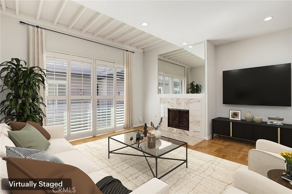 6525 La Mirada 112, Los Angeles, CA 90038 — photo 2