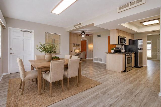 1300 ORANGE AVENUE, Tavares, FL 32778