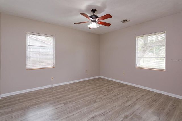 1300 ORANGE AVENUE, Tavares, FL 32778