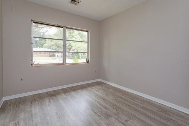 1300 ORANGE AVENUE, Tavares, FL 32778