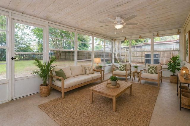 1300 ORANGE AVENUE, Tavares, FL 32778