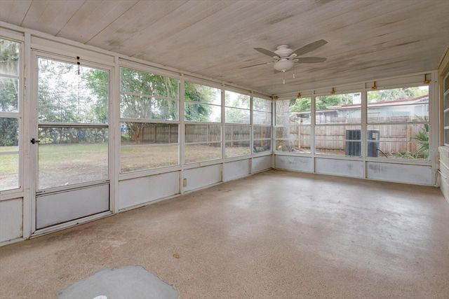 1300 ORANGE AVENUE, Tavares, FL 32778