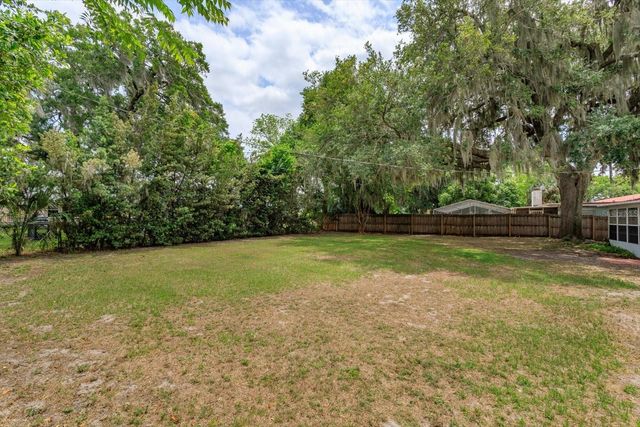 1300 ORANGE AVENUE, Tavares, FL 32778