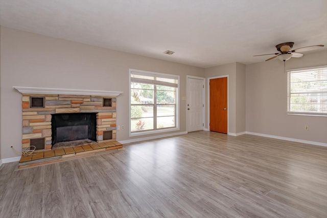 1300 ORANGE AVENUE, Tavares, FL 32778