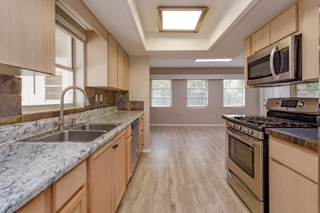 1300 ORANGE AVENUE, Tavares, FL 32778