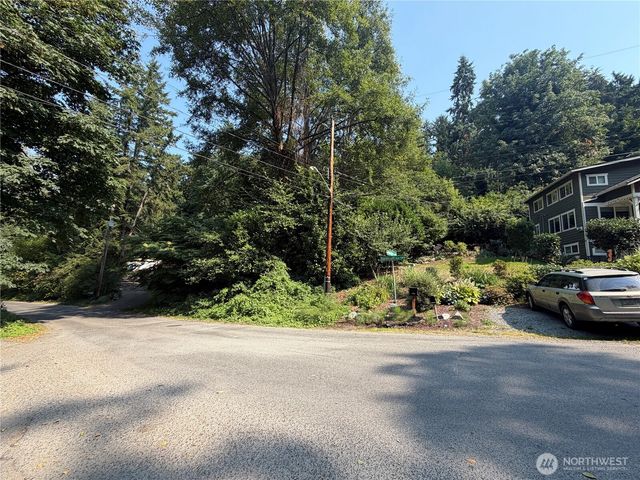 21 xx Fairmount Avenue SW, Seattle, WA 98126
