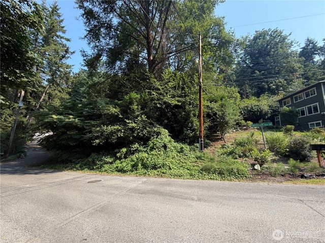21 xx Fairmount Avenue SW, Seattle, WA 98126