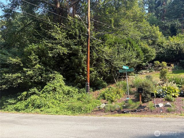 21 xx Fairmount Avenue SW, Seattle, WA 98126