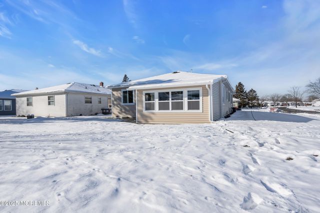 12 Tortola Street, Toms River, NJ 08757