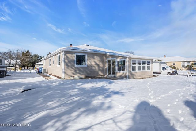 12 Tortola Street, Toms River, NJ 08757