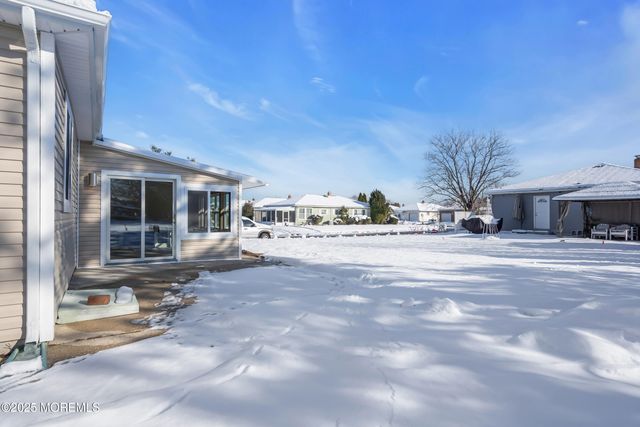 12 Tortola Street, Toms River, NJ 08757