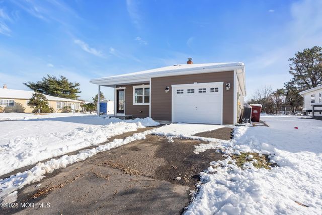 12 Tortola Street, Toms River, NJ 08757