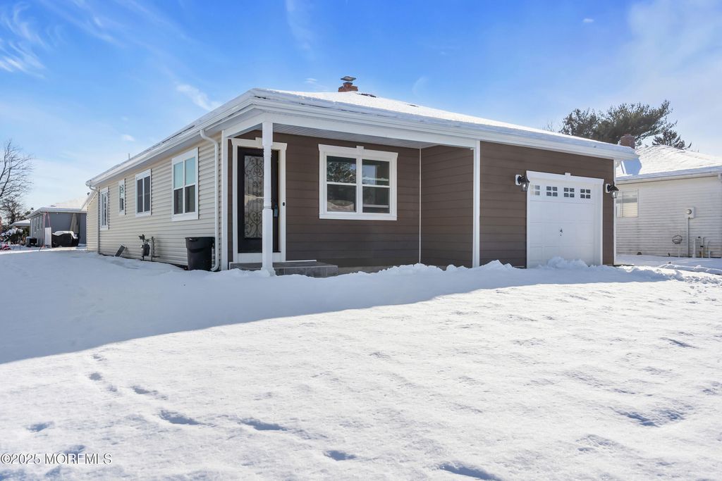 12 Tortola Street, Toms River, NJ 08757