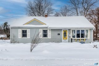 24 Lorraine Court, East Hartford, CT 06105