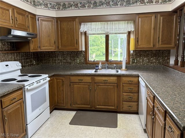 6308 Coen Road, Vermilion, OH 44089