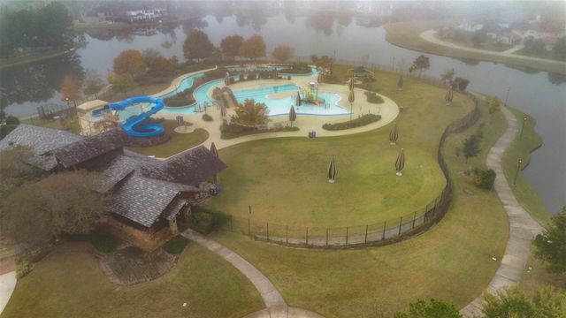 3 S Bayou Club Court, Spring, TX 77389