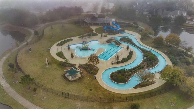 3 S Bayou Club Court, Spring, TX 77389