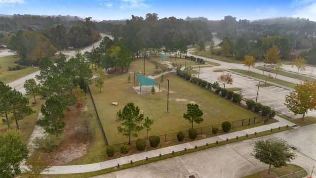 3 S Bayou Club Court, Spring, TX 77389