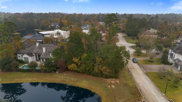 3 S Bayou Club Court, Spring, TX 77389