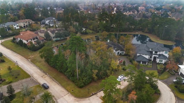 3 S Bayou Club Court, Spring, TX 77389