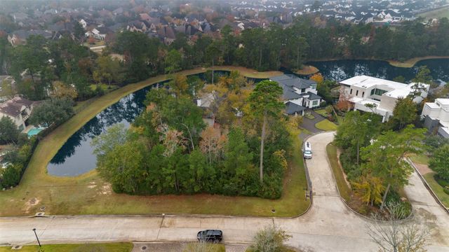 3 S Bayou Club Court, Spring, TX 77389